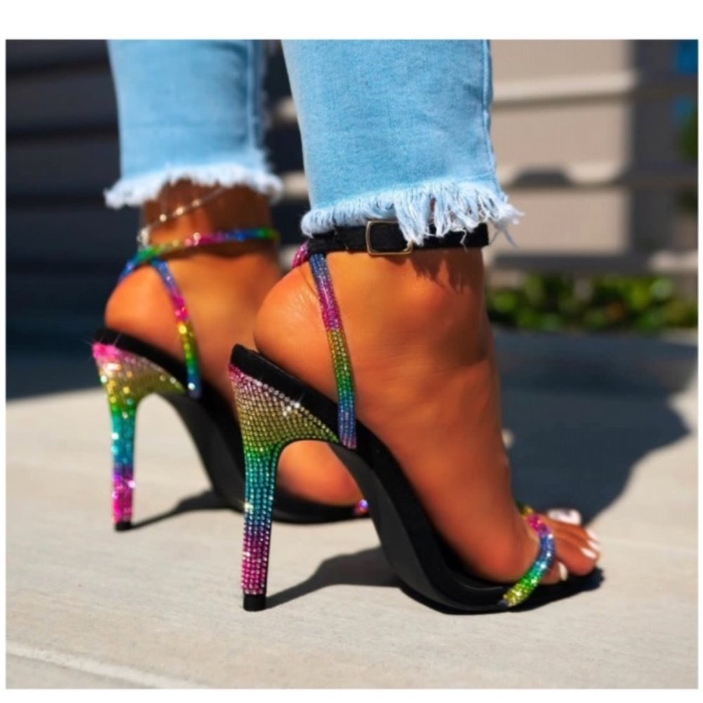 TAKING YOUR SPOT RAINBOW BLINK HEEL FOR GIRLS